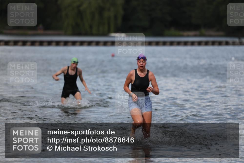 14.09.2025 - Stadtparktriathlon Michael Strokosch http://msf.ph/oto/8876646 14.09.2025 13:18:37 Schwimmen 1569, 1609 meine-sportfotos.de