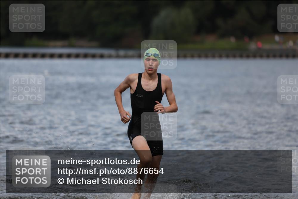 14.09.2025 - Stadtparktriathlon Michael Strokosch http://msf.ph/oto/8876654 14.09.2025 13:18:44 Schwimmen 1569, 1609 meine-sportfotos.de