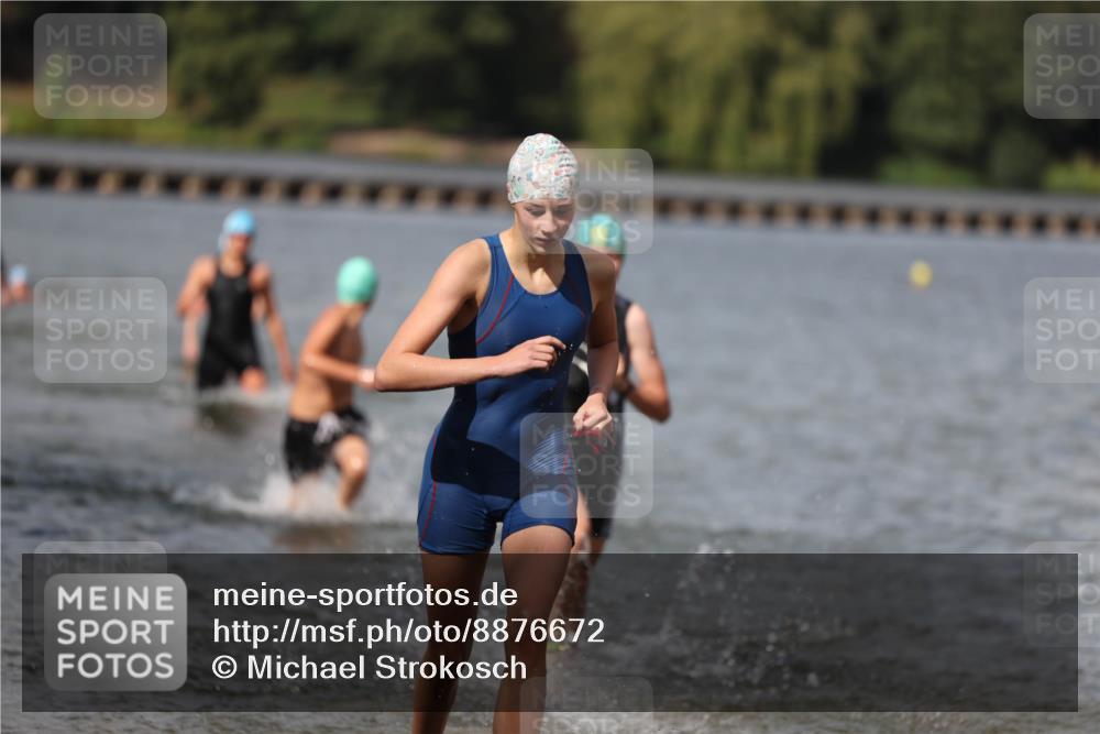 14.09.2025 - Stadtparktriathlon Michael Strokosch http://msf.ph/oto/8876672 14.09.2025 13:19:44 Schwimmen 1568, 1583, 1593, 1597 meine-sportfotos.de