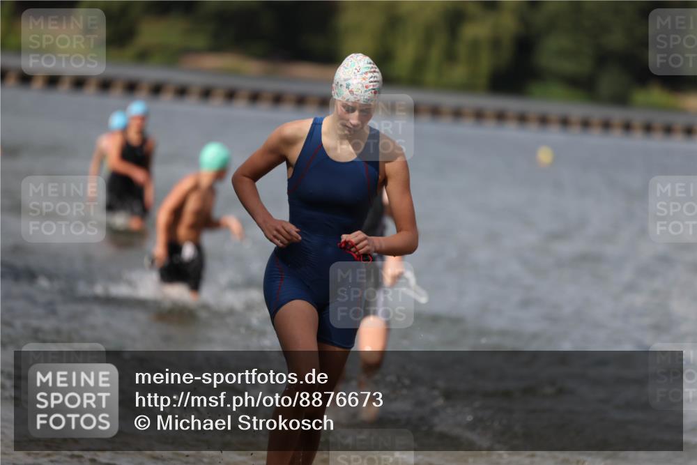 14.09.2025 - Stadtparktriathlon Michael Strokosch http://msf.ph/oto/8876673 14.09.2025 13:19:44 Schwimmen 1568, 1583, 1593, 1597 meine-sportfotos.de