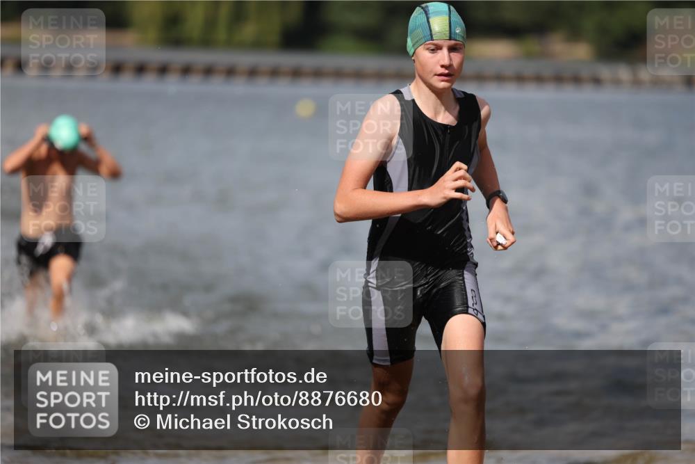 14.09.2025 - Stadtparktriathlon Michael Strokosch http://msf.ph/oto/8876680 14.09.2025 13:19:47 Schwimmen 1568, 1583, 1593, 1597 meine-sportfotos.de