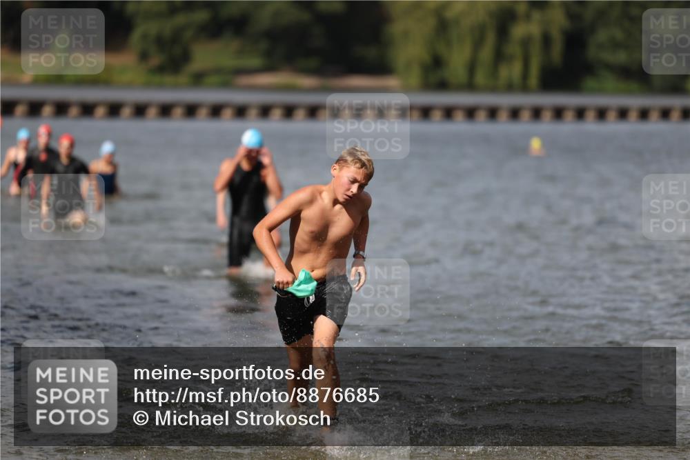 14.09.2025 - Stadtparktriathlon Michael Strokosch http://msf.ph/oto/8876685 14.09.2025 13:19:48 Schwimmen 1568, 1583, 1593, 1597 meine-sportfotos.de