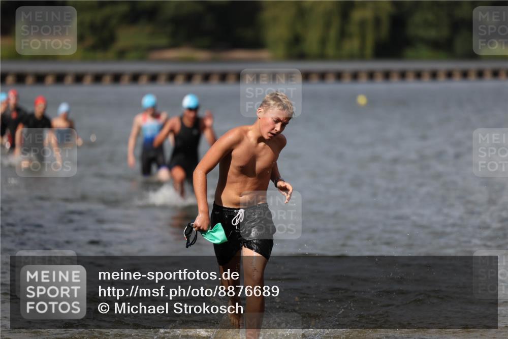 14.09.2025 - Stadtparktriathlon Michael Strokosch http://msf.ph/oto/8876689 14.09.2025 13:19:49 Schwimmen 1568, 1583, 1593, 1597 meine-sportfotos.de