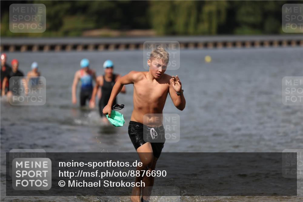 14.09.2025 - Stadtparktriathlon Michael Strokosch http://msf.ph/oto/8876690 14.09.2025 13:19:49 Schwimmen 1568, 1583, 1593, 1597 meine-sportfotos.de