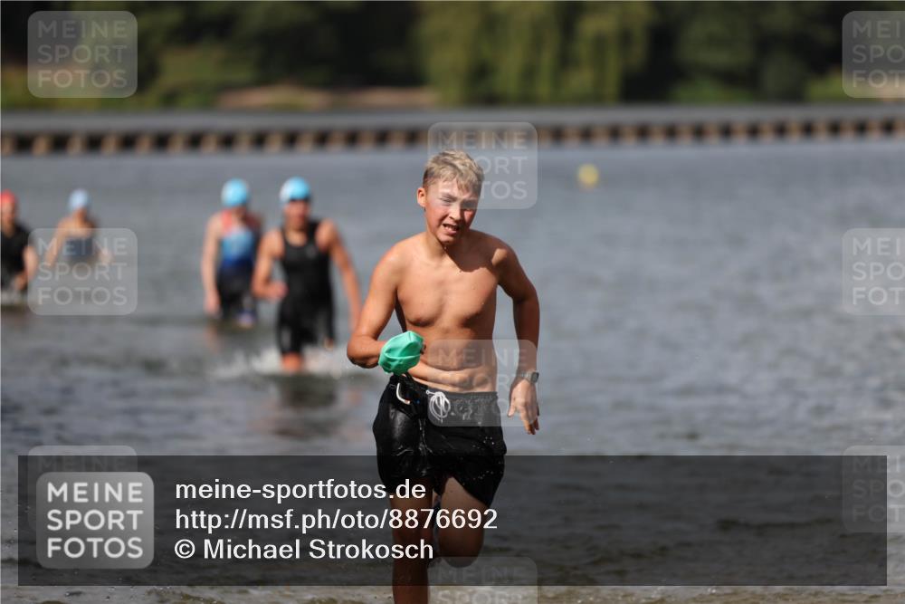 14.09.2025 - Stadtparktriathlon Michael Strokosch http://msf.ph/oto/8876692 14.09.2025 13:19:50 Schwimmen 1568, 1583, 1593, 1597 meine-sportfotos.de