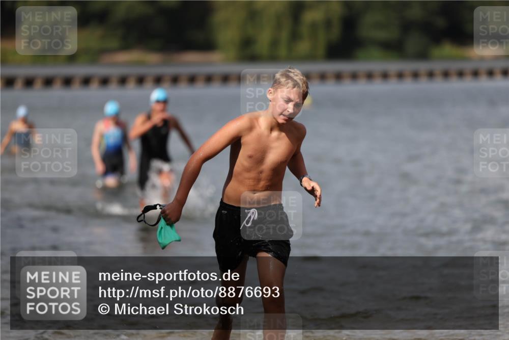14.09.2025 - Stadtparktriathlon Michael Strokosch http://msf.ph/oto/8876693 14.09.2025 13:19:50 Schwimmen 1568, 1583, 1593, 1597 meine-sportfotos.de
