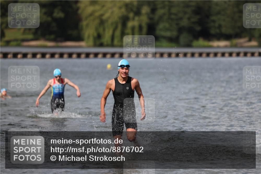 14.09.2025 - Stadtparktriathlon Michael Strokosch http://msf.ph/oto/8876702 14.09.2025 13:19:53 Schwimmen 1583, 1586, 1597 meine-sportfotos.de