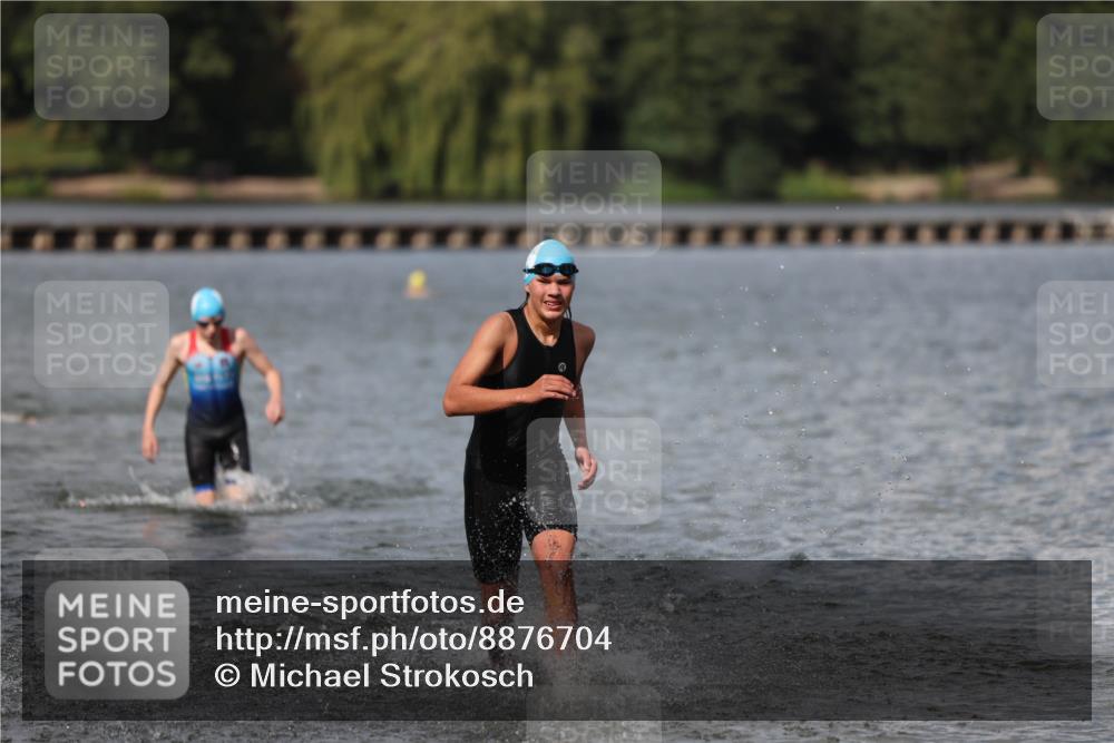 14.09.2025 - Stadtparktriathlon Michael Strokosch http://msf.ph/oto/8876704 14.09.2025 13:19:54 Schwimmen 1583, 1586, 1597 meine-sportfotos.de
