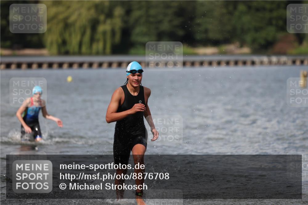 14.09.2025 - Stadtparktriathlon Michael Strokosch http://msf.ph/oto/8876708 14.09.2025 13:19:54 Schwimmen 1583, 1586, 1597 meine-sportfotos.de