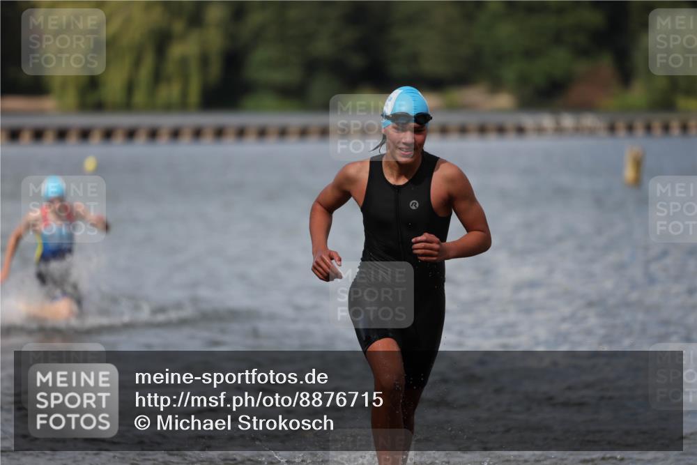 14.09.2025 - Stadtparktriathlon Michael Strokosch http://msf.ph/oto/8876715 14.09.2025 13:19:55 Schwimmen 1583, 1586, 1597 meine-sportfotos.de