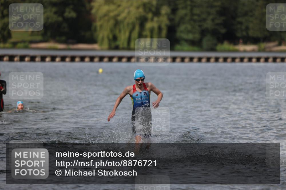 14.09.2025 - Stadtparktriathlon Michael Strokosch http://msf.ph/oto/8876721 14.09.2025 13:19:57 Schwimmen 1586, 1589, 1597 meine-sportfotos.de