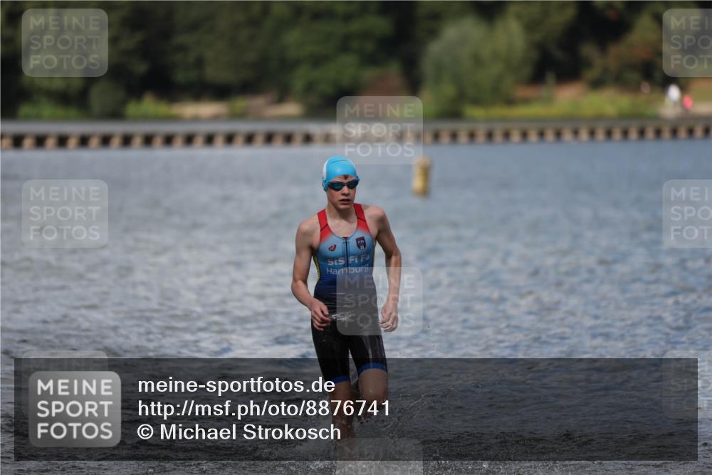 14.09.2025 - Stadtparktriathlon Michael Strokosch http://msf.ph/oto/8876741 14.09.2025 13:20:00 Schwimmen 1586, 1589, 1597 meine-sportfotos.de
