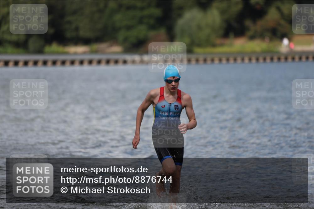 14.09.2025 - Stadtparktriathlon Michael Strokosch http://msf.ph/oto/8876744 14.09.2025 13:20:00 Schwimmen 1586, 1589, 1597 meine-sportfotos.de