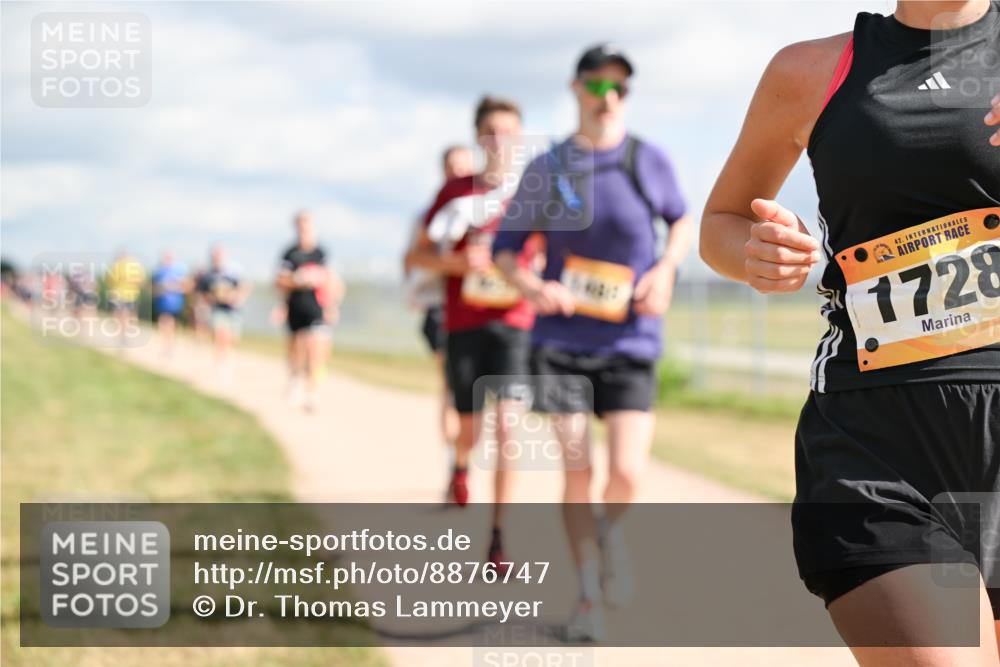 14.09.2025 - Airport Race Dr. Thomas Lammeyer http://msf.ph/oto/8876747 14.09.2025 12:21:37 Laufen 42, 1728 meine-sportfotos.de