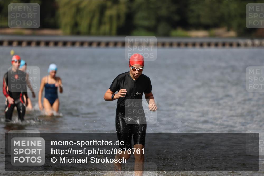 14.09.2025 - Stadtparktriathlon Michael Strokosch http://msf.ph/oto/8876761 14.09.2025 13:20:07 Schwimmen 1573, 1582, 1586, 1589, 1591 meine-sportfotos.de