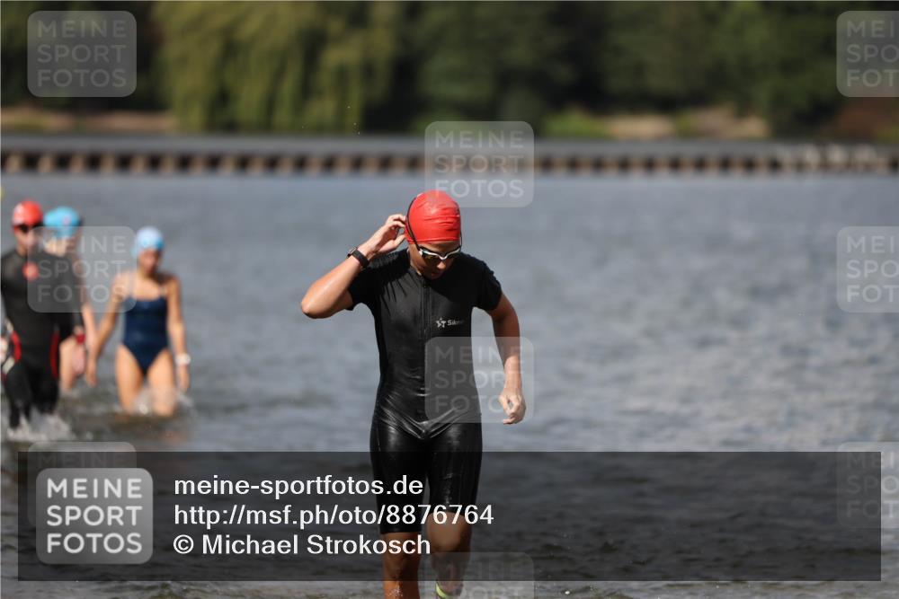 14.09.2025 - Stadtparktriathlon Michael Strokosch http://msf.ph/oto/8876764 14.09.2025 13:20:07 Schwimmen 1573, 1582, 1586, 1589, 1591 meine-sportfotos.de