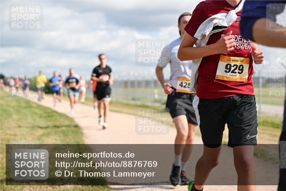 14.09.2025 - Airport Race Dr. Thomas Lammeyer http://msf.ph/oto/8876769 14.09.2025 12:21:39 Laufen 425, 24, 0, 929 meine-sportfotos.de