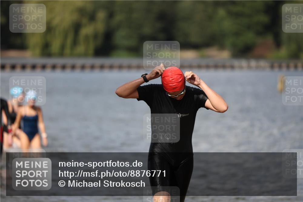 14.09.2025 - Stadtparktriathlon Michael Strokosch http://msf.ph/oto/8876771 14.09.2025 13:20:09 Schwimmen 1573, 1582, 1589, 1591 meine-sportfotos.de