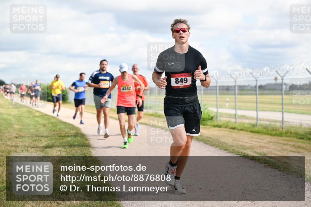 14.09.2025 - Airport Race Dr. Thomas Lammeyer http://msf.ph/oto/8876808 14.09.2025 12:21:41 Laufen 4242, 849 meine-sportfotos.de