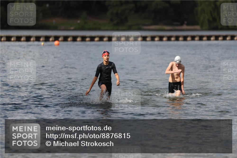 14.09.2025 - Stadtparktriathlon Michael Strokosch http://msf.ph/oto/8876815 14.09.2025 13:20:39 Schwimmen 1587, 1601 meine-sportfotos.de
