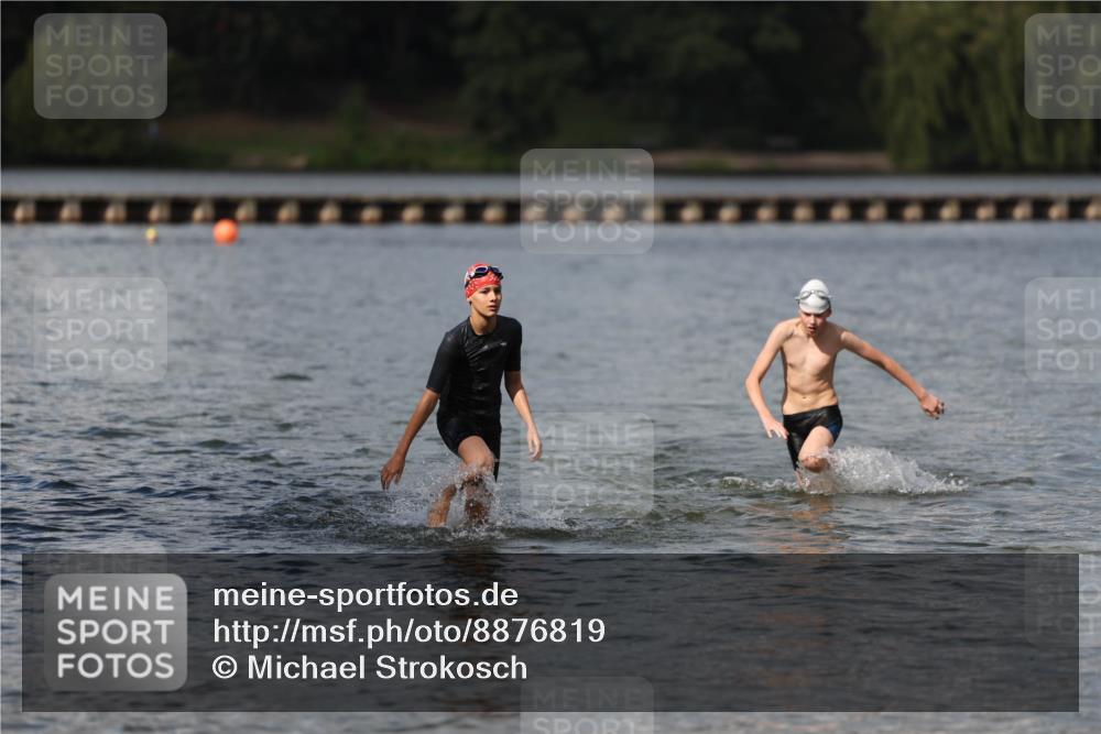 14.09.2025 - Stadtparktriathlon Michael Strokosch http://msf.ph/oto/8876819 14.09.2025 13:20:40 Schwimmen 1587, 1601 meine-sportfotos.de