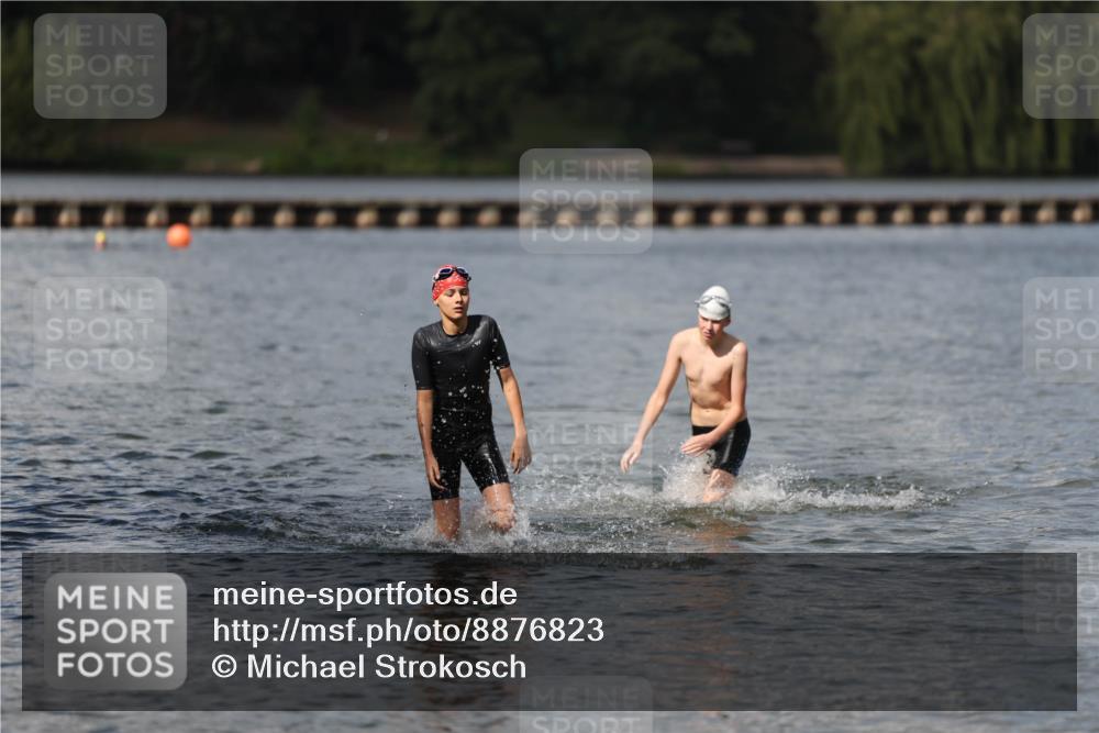 14.09.2025 - Stadtparktriathlon Michael Strokosch http://msf.ph/oto/8876823 14.09.2025 13:20:41 Schwimmen 1587, 1601 meine-sportfotos.de