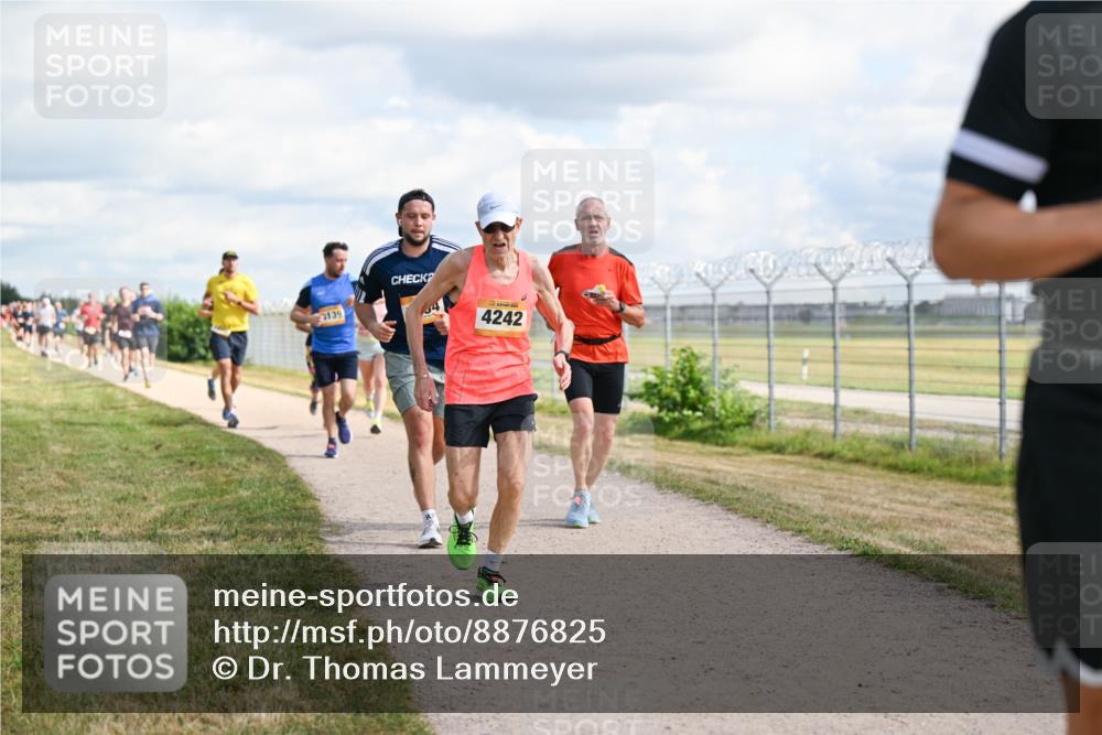 14.09.2025 - Airport Race Dr. Thomas Lammeyer http://msf.ph/oto/8876825 14.09.2025 12:21:42 Laufen 139, 2, 4242 meine-sportfotos.de