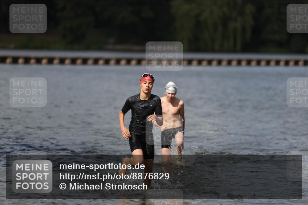 14.09.2025 - Stadtparktriathlon Michael Strokosch http://msf.ph/oto/8876829 14.09.2025 13:20:45 Schwimmen 1587, 1601 meine-sportfotos.de