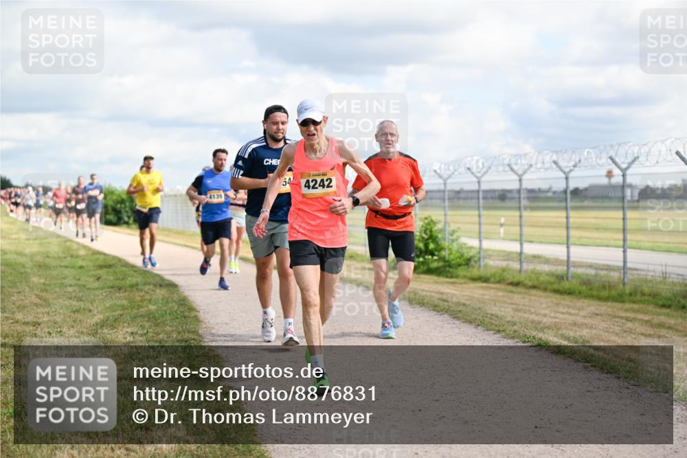 14.09.2025 - Airport Race Dr. Thomas Lammeyer http://msf.ph/oto/8876831 14.09.2025 12:21:43 Laufen 4139, 54, 4242 meine-sportfotos.de