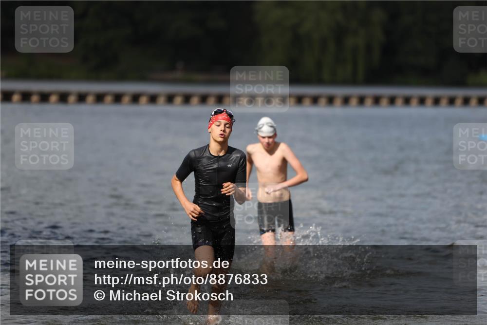 14.09.2025 - Stadtparktriathlon Michael Strokosch http://msf.ph/oto/8876833 14.09.2025 13:20:46 Schwimmen 1587, 1601 meine-sportfotos.de