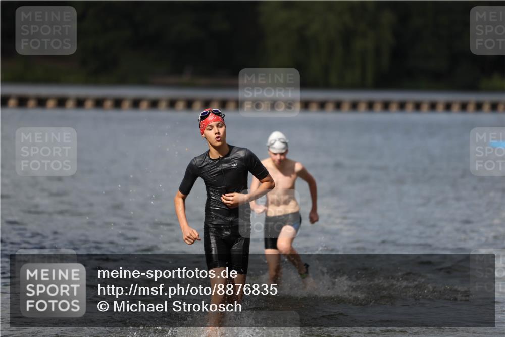 14.09.2025 - Stadtparktriathlon Michael Strokosch http://msf.ph/oto/8876835 14.09.2025 13:20:46 Schwimmen 1587, 1601 meine-sportfotos.de