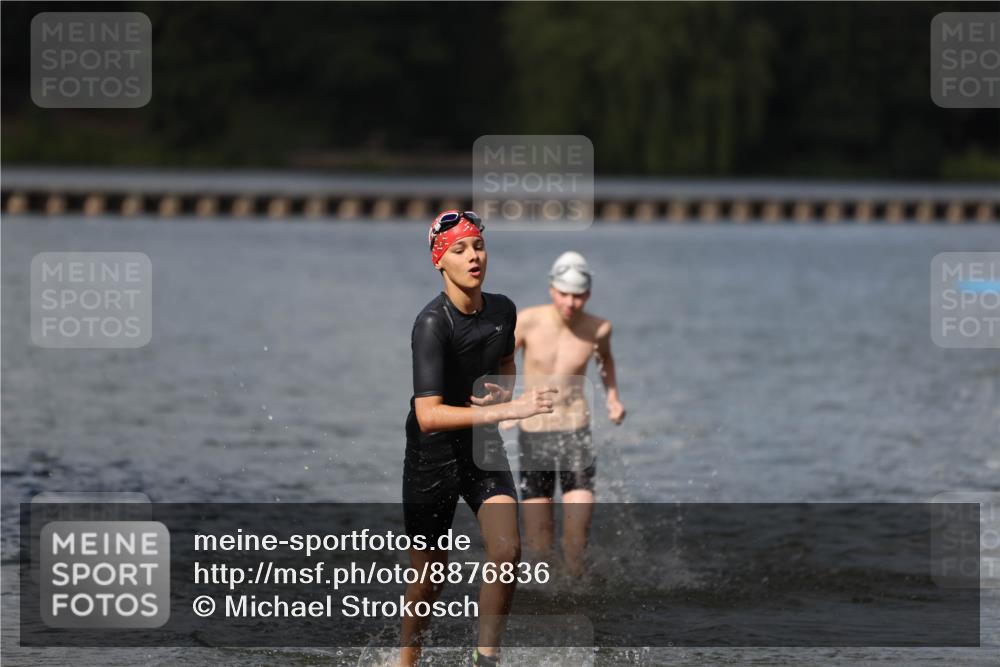 14.09.2025 - Stadtparktriathlon Michael Strokosch http://msf.ph/oto/8876836 14.09.2025 13:20:46 Schwimmen 1587, 1601 meine-sportfotos.de