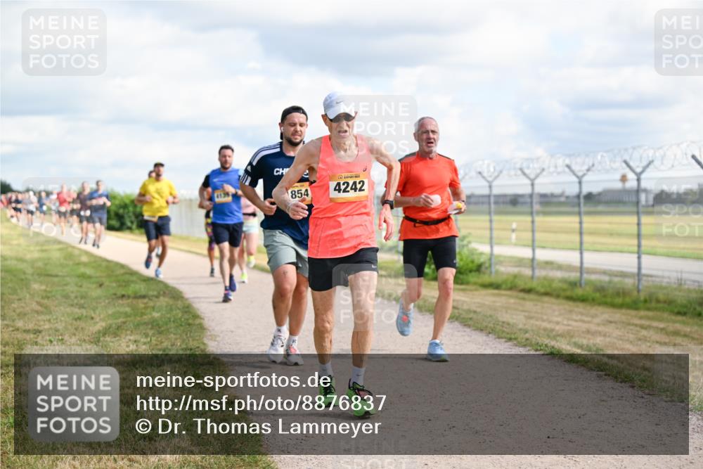 14.09.2025 - Airport Race Dr. Thomas Lammeyer http://msf.ph/oto/8876837 14.09.2025 12:21:43 Laufen 4199, 2, 854, 4242 meine-sportfotos.de