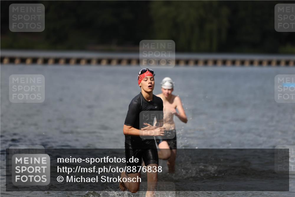 14.09.2025 - Stadtparktriathlon Michael Strokosch http://msf.ph/oto/8876838 14.09.2025 13:20:46 Schwimmen 1587, 1601 meine-sportfotos.de