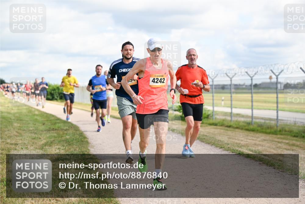 14.09.2025 - Airport Race Dr. Thomas Lammeyer http://msf.ph/oto/8876840 14.09.2025 12:21:43 Laufen 152, 4242 meine-sportfotos.de