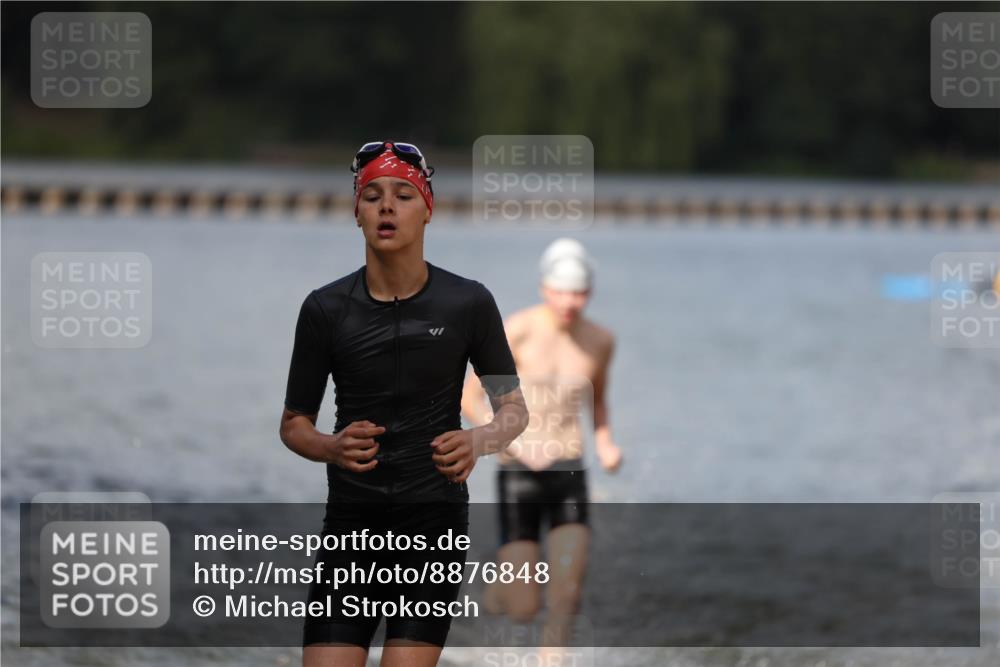 14.09.2025 - Stadtparktriathlon Michael Strokosch http://msf.ph/oto/8876848 14.09.2025 13:20:48 Schwimmen 1587, 1601 meine-sportfotos.de