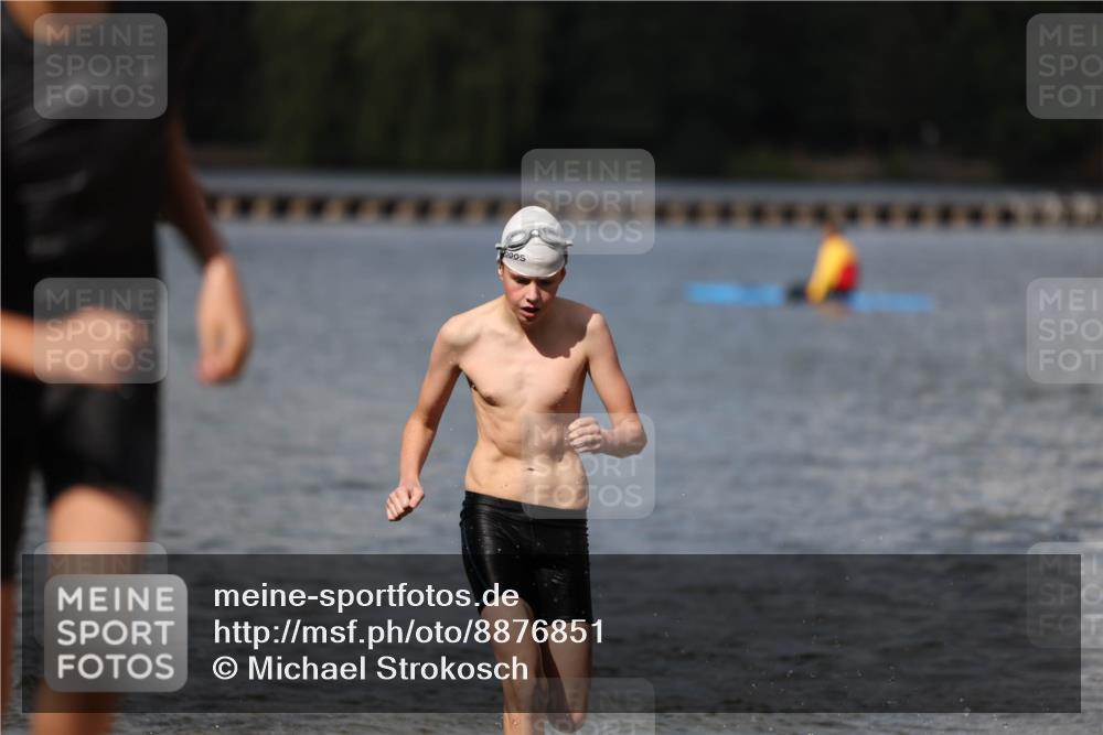 14.09.2025 - Stadtparktriathlon Michael Strokosch http://msf.ph/oto/8876851 14.09.2025 13:20:49 Schwimmen 1587, 1601 meine-sportfotos.de