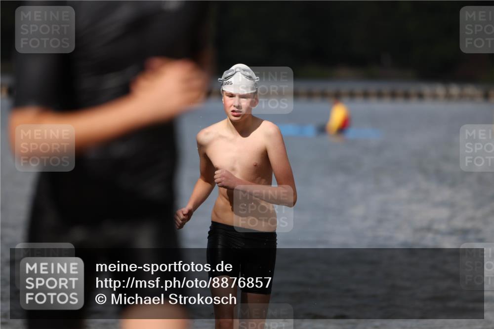 14.09.2025 - Stadtparktriathlon Michael Strokosch http://msf.ph/oto/8876857 14.09.2025 13:20:50 Schwimmen 1587, 1601 meine-sportfotos.de