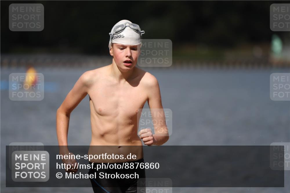 14.09.2025 - Stadtparktriathlon Michael Strokosch http://msf.ph/oto/8876860 14.09.2025 13:20:51 Schwimmen 1587, 1601 meine-sportfotos.de