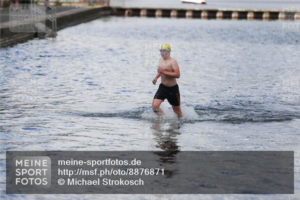 14.09.2025 - Stadtparktriathlon Michael Strokosch http://msf.ph/oto/8876871 14.09.2025 13:22:14 Schwimmen 1608 meine-sportfotos.de