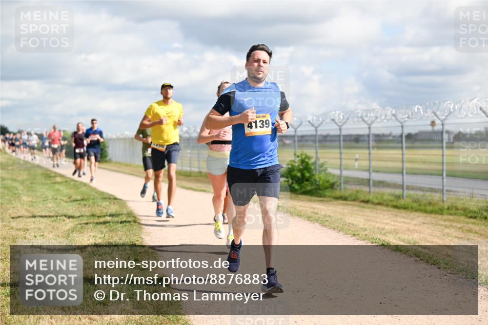 14.09.2025 - Airport Race Dr. Thomas Lammeyer http://msf.ph/oto/8876883 14.09.2025 12:21:46 Laufen 200, 4139 meine-sportfotos.de