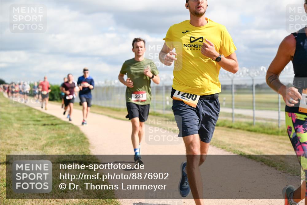 14.09.2025 - Airport Race Dr. Thomas Lammeyer http://msf.ph/oto/8876902 14.09.2025 12:21:49 Laufen 237, 1200 meine-sportfotos.de