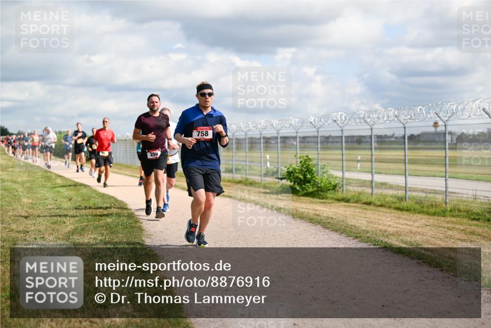 14.09.2025 - Airport Race Dr. Thomas Lammeyer http://msf.ph/oto/8876916 14.09.2025 12:21:52 Laufen 259, 758 meine-sportfotos.de