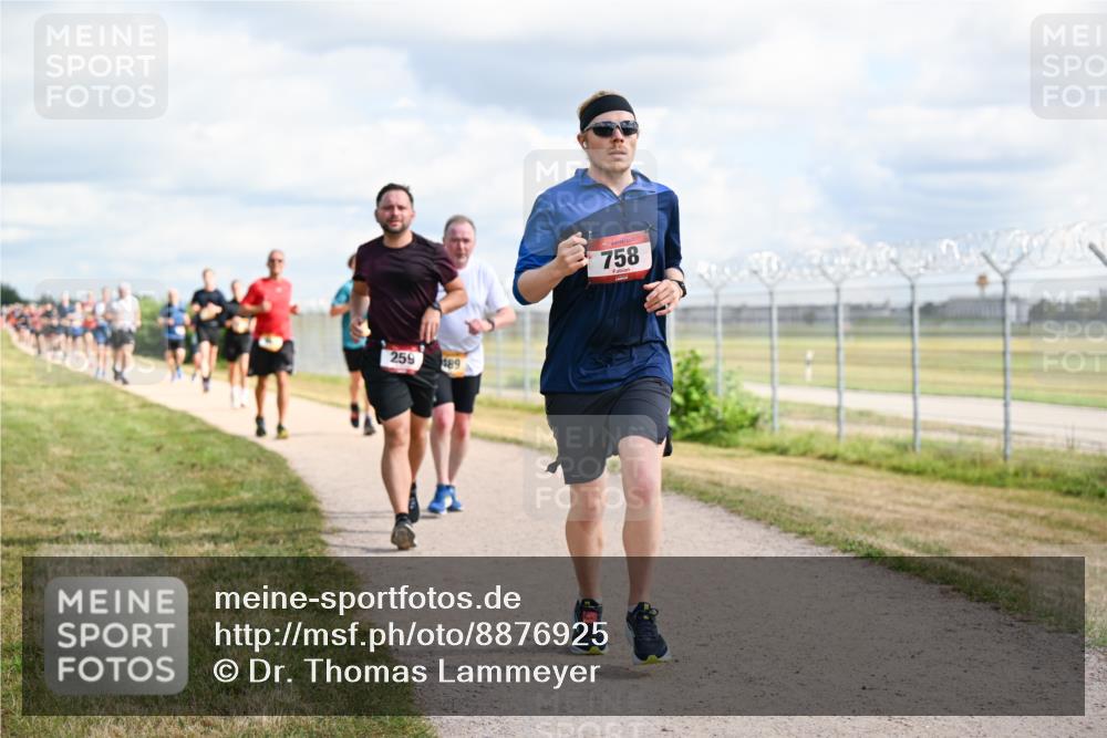 14.09.2025 - Airport Race Dr. Thomas Lammeyer http://msf.ph/oto/8876925 14.09.2025 12:21:53 Laufen 259, 489, 758 meine-sportfotos.de