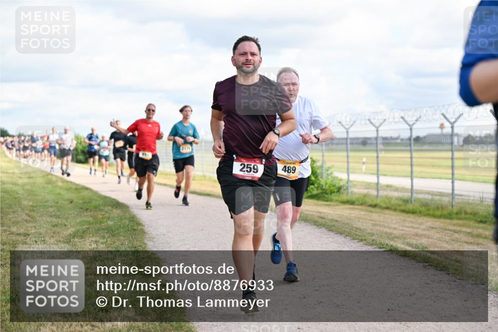 14.09.2025 - Airport Race Dr. Thomas Lammeyer http://msf.ph/oto/8876933 14.09.2025 12:21:55 Laufen 2179, 259, 489 meine-sportfotos.de