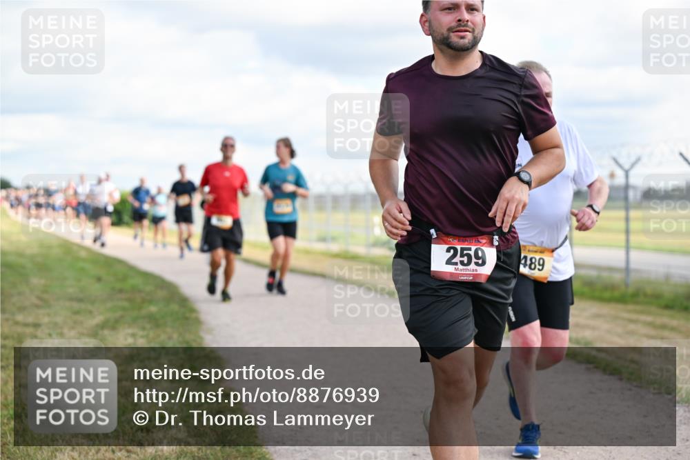 14.09.2025 - Airport Race Dr. Thomas Lammeyer http://msf.ph/oto/8876939 14.09.2025 12:21:55 Laufen 259, 489 meine-sportfotos.de
