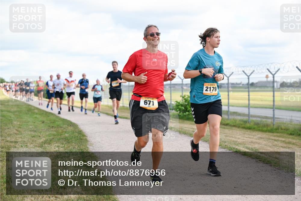 14.09.2025 - Airport Race Dr. Thomas Lammeyer http://msf.ph/oto/8876956 14.09.2025 12:21:58 Laufen 671, 2179 meine-sportfotos.de