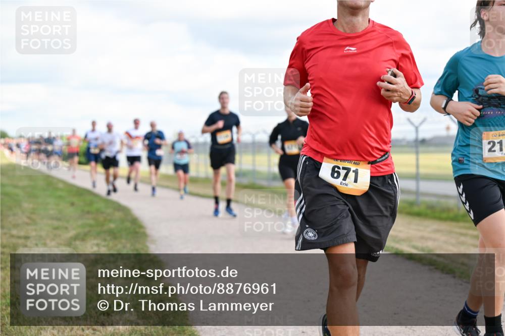 14.09.2025 - Airport Race Dr. Thomas Lammeyer http://msf.ph/oto/8876961 14.09.2025 12:21:59 Laufen 671, 21 meine-sportfotos.de