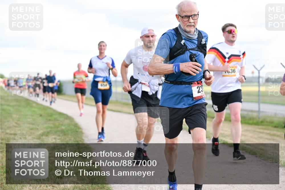 14.09.2025 - Airport Race Dr. Thomas Lammeyer http://msf.ph/oto/8877000 14.09.2025 12:22:05 Laufen 23, 636 meine-sportfotos.de