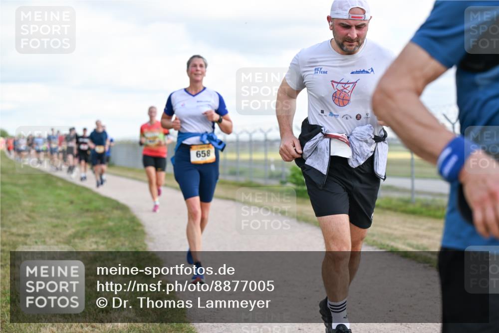 14.09.2025 - Airport Race Dr. Thomas Lammeyer http://msf.ph/oto/8877005 14.09.2025 12:22:06 Laufen 658 meine-sportfotos.de